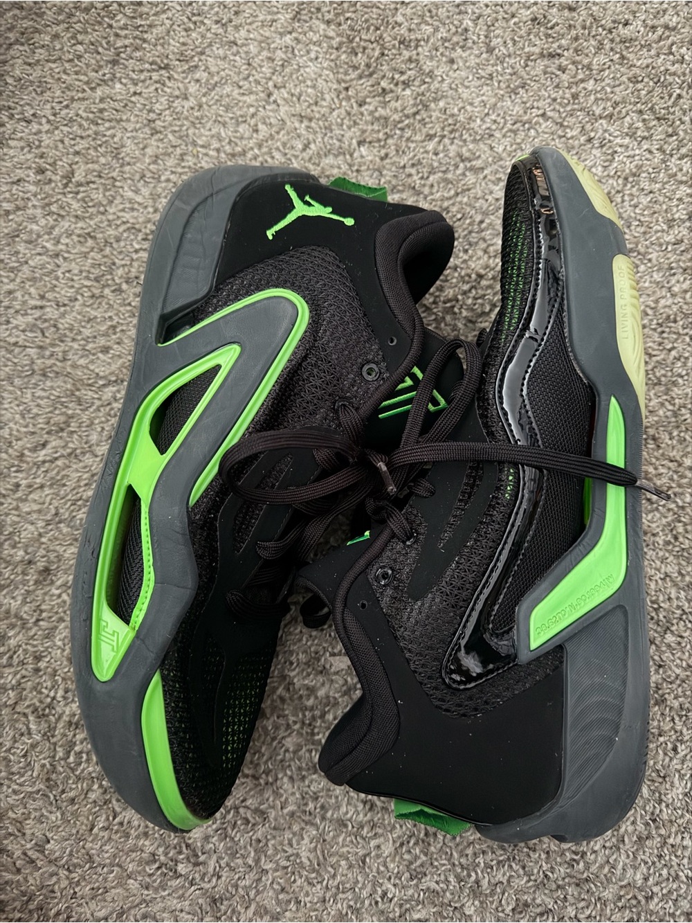 Jordan Men's Black & Green Performance Basketball Shoes